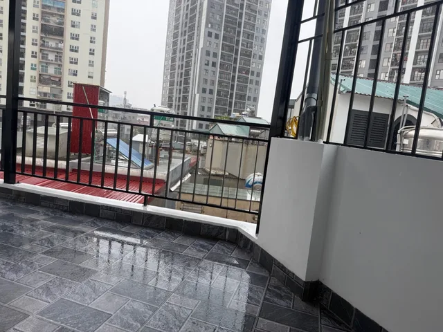 Bán Nhà riêng 34m2 có sẵn 34 m2 thổ cư giá 11.6 tỷ tại Đường Nguyển văn Cừ Phường Bồ Đề , Quận Long Biên, Hà Nội