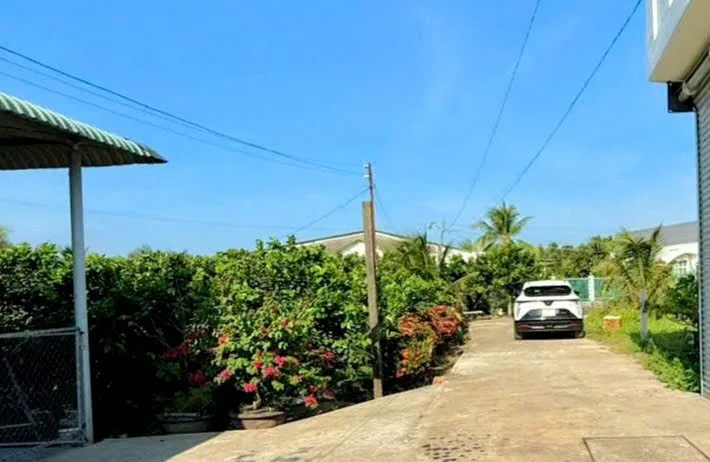 BánSIÊU PHẨM NHÀ 2 TẦNG LONG HOÀ A - ĐẠO THẠNH, MỸ THO. CHƯA DẾN 2 TỶ.