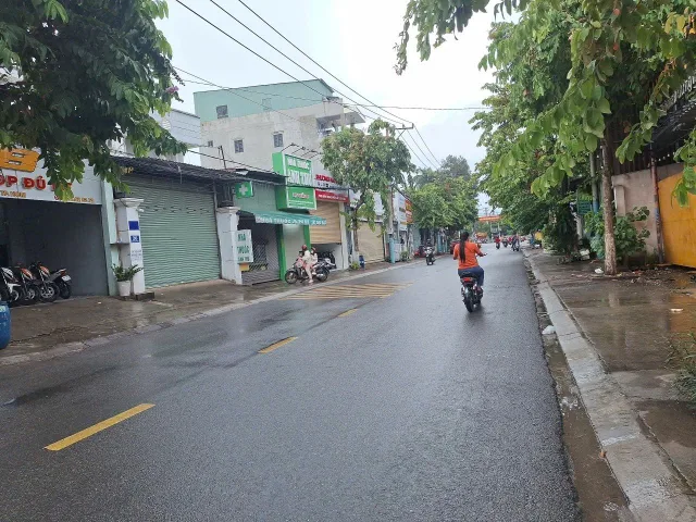 Bán Nhà riêng 110m2 có sẵn 110 m2 thổ cư giá 7.4 tỷ tại Phường Dĩ An Thành phố Dĩ An Bình Dương