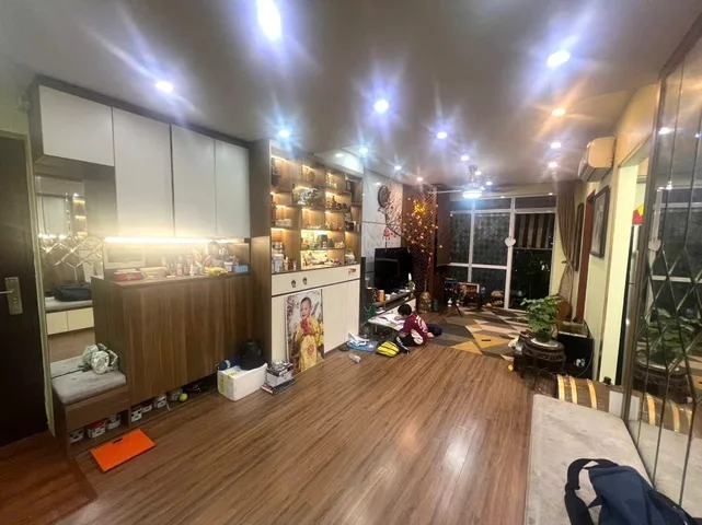 Bán căn hộ 2 ngủ 2 WC tại Nguyễn Cơ Thạch. Tầng đẹp, CĂN GÓC. Về ở ngay.