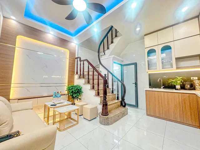 Bán nhà 5 tầng Ngõ Gốc Đề Minh Khai 30m² mặt tiền 5m gần ô tô giá 6,45 tỷ