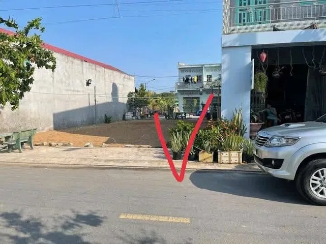 Bán gấp 2 lô đất thổ 2mt trước sau khu dân cư long cang