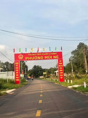Bán lô đất Thổ cư nhỏ mặt tiền 715, phù hợp xây căn nhà nhỏ gần Trung tâm hành chính. LH: 0974090487