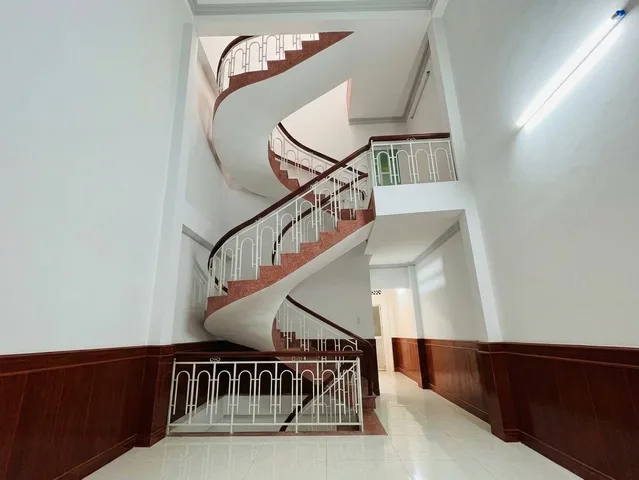 L2847 Nhà mới 3 tầng hẻm xe tải 50m ra Nguyễn Oanh 7.x tỷ