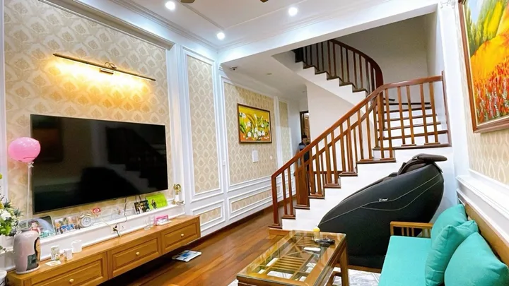 🏡 HOA HẬU GIA THỤY – 75M² – MT 4M – FULL NỘI THẤT TIỀN TỶ – Ô TÔ TRÁNH