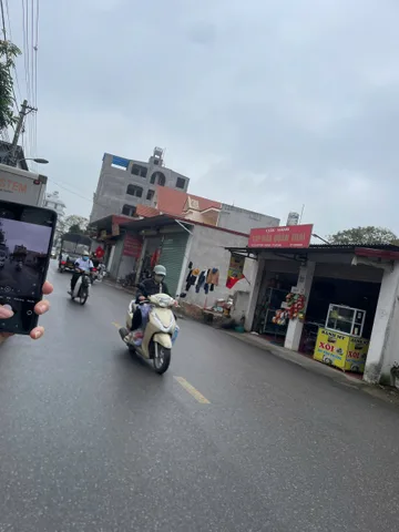 💰 💰 Bán Vài lô đất thổ cư Nam Sơn. BN .sổ đỏ pháp lý đầy đủ
🌈 🌈 Diện tích từ 76- 83m2 ( tất cả đều nở hậu)
