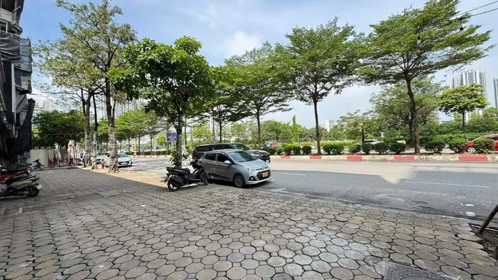 BÁN TOÀ VĂN PHÒNG LÔ GÓC MẶT PHỐ VIP NHẤT CẦU GIẤY-VỈA HÈ RỘNG- VIEW HỒ-DT 60M2 8 TẦNG MT 6M-GIÁ 41.9 TỶ