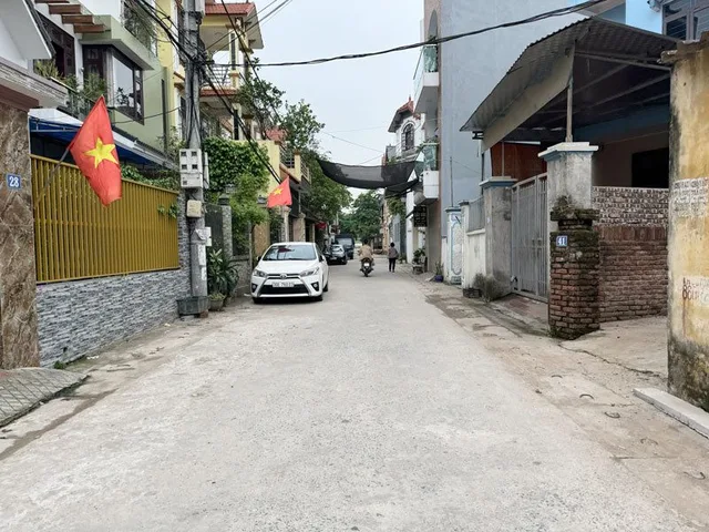 Cần bán 181m2 đất thổ cư mặt đường chính Đổng Xuyên. Đường 3 ô tô tránh, gần chợ