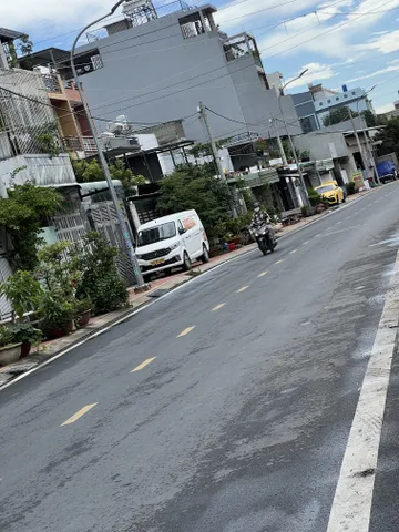 🚨 XƯỞNG ĐẸP – GIÁ CHỈ 10 TỶ - HÓC MÔN - BÀ ĐIỂM - PHAN VĂN HỚN - 180M2 - NGANG 8M - MUA LÀ SỬ DỤNG NGAY

✅ Đường xe tải ra vào thoải mái.
✅ Phù hợp làm xưởng, kho hàng, gara hoặc đầu tư giữ tiền.
✅ Khu vực nhiều doanh nghiệp, giao thông cực