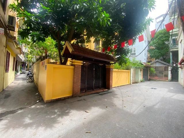 BÁN NHANH CĂN BIỆT THỰ SÂN VƯỜN PHỐ LẠC LONG QUÂN-Cầu GIẤY-DT 116M2 3 TẦNG MT 10.8M-GIÁ 30.8 TỶ