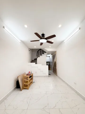 Chính chủ cho thuê nhà 5 tầng,7 ngủ,4 vệ sinh, đủ đồ cơ bản Ngõ Thịnh Quang,Đống Đa, 0916025977