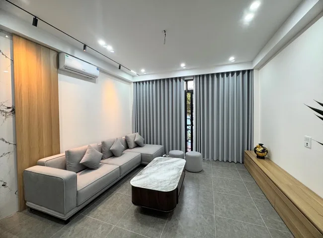 NHÀ MỚI KIM QUAN – VIỆT HƯNG – THANG MÁY NHẬP KHẨU – FULL NỘI THẤT – Ô TÔ ĐỖ CỬA