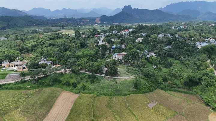 Bán Đất 2200m2 có sẵn 200 m2 thổ cư giá 3.3 tỷ  Xã Vĩnh Tiến Huyện Kim Bôi Hòa Bình