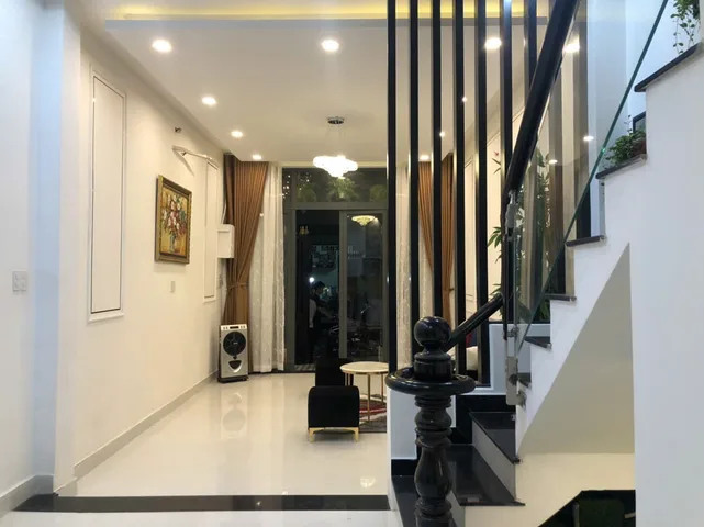 Bán Nhà Mặt Tiền 145 Đất Thánh, P6, Tân Bình
