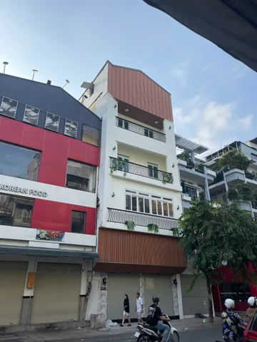 Bán Nhà Mặt Tiền 579-581 Nguyễn Đình Chiểu, P2, Quận 3