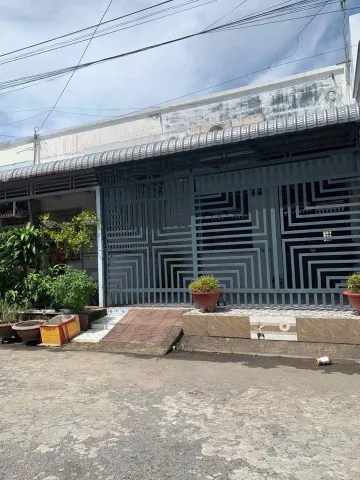 NỢ BANK CẦN TIỀN BÁN GẤP NHÀ CẤP 4 NGAY TÂN PHÚ TRUNG CHỈ 800TR SHR DT 100M2