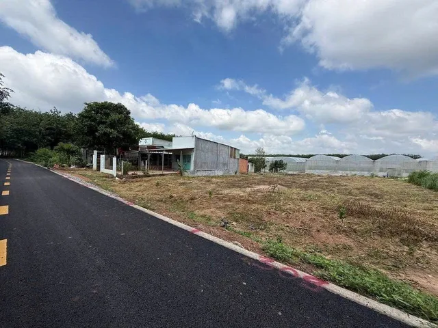 Ngộp 326m2 thổ cư giá 360tr sát chợ trường sổ riêng