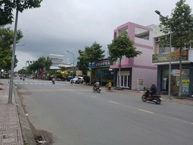 Bán SIÊU PHẨM NHÀ 2 TẦNG. P. TRUNG AN, CÓ CHỖ ĐẬU XE. HẺM ÔTÔ 7 CHỖ. CHỈ ›2 TỶ XÍU XIU.