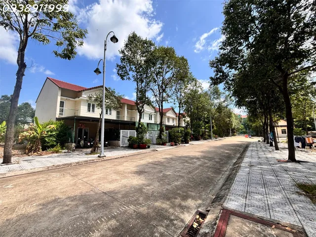 Nhà liền kề ven sông Chánh Mỹ, 3,9 tỷ, 101,5m2 nở hậu, chính chủ