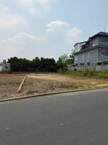 Bán Đất 500m2 có sẵn 200m2 thổ cư, giá 880tr, phù hợp làm nhà vườn, xây trọ ở Bàu Bàng - Bình Dương