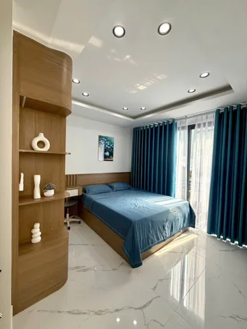 Bán nhà gấp 5 tầng xe hơi đậu trong nhà đường Nguyễn Xí gần Đại học Văn Lang chỉ 8.9 tỷ tl