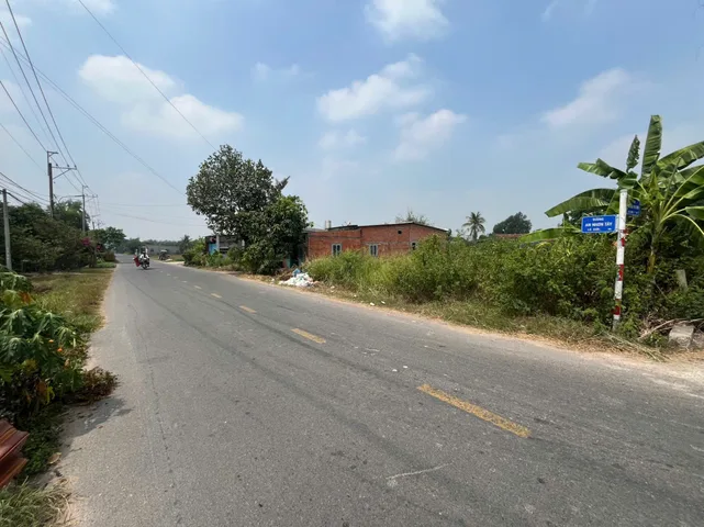 Đất mặt tiền nhựa 30m ,  tại Củ Chi TPHCM .
Giá Em bán thiện chí : 1 tỷ 550