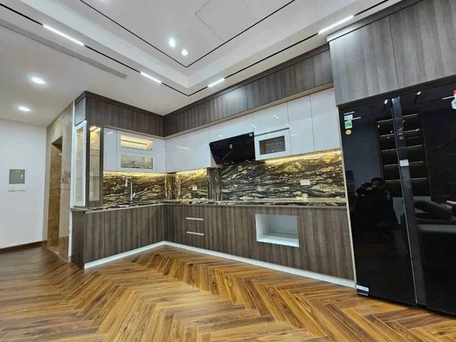 🔥 SIÊU PHẨM NGUYỄN VĂN CỪ – KHU PHÂN LÔ – THANG MÁY – MẶT TIỀN 5M – Ô TÔ TẢI TRÁNH – GARA 7 CHỖ