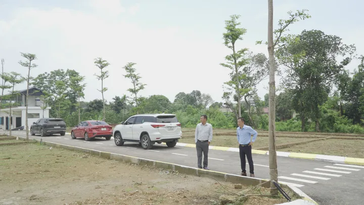 Lô đất 100m2 full thổ,mặt tiền 9m,em bán giá 4.2 tỷ tại Xã Phú Cát - Hà Nội.cách cổng Nhà Máy In Tiền Quốc Gia 50m