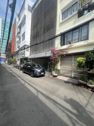 BÁN NHÀ VỊ TRÍ VÀNG QUẬN 1, NGANG 8M, SÁT ĐÀI HTV, ĐỐI DIỆN TOÀ NHÀ BỘ CÔNG THƯƠNG, SHR