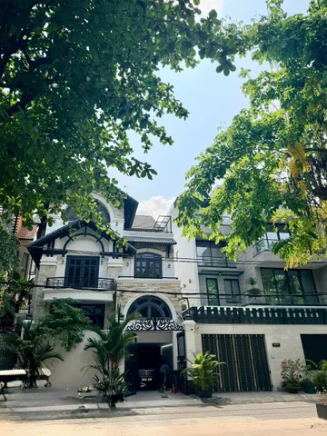 NHÀ HUỲNH VĂN BÁNH - GẦN SÂN BAY - 2 TẦNG - 65M² - GIÁ 9.5 TỶ