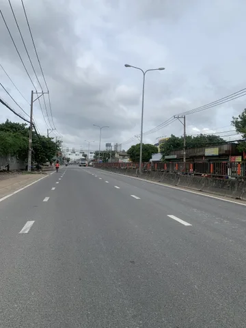 Cho thuê Kho, nhà xưởng 2400m2 giá 70 triệu Mặt Tiền Đường phường Linh Xuân Thủ Đức