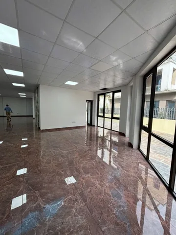 Cho thuê nhà 6 tầng 180m2 3 mặt tiền phố Lý Thánh Tông, Trâu Quỳ, Gia Lâm vỉa hè 7.5m