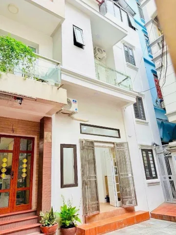 Bán nhà đẹp Giang Văn Minh 💥 Tổ ấm thanh bình bên Lăng Bác, an cư bền vững – 43m2 x 5 tầng tầm 8 tỷ