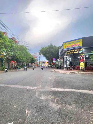 Bán Nhà riêng 75m2 có sẵn 75 m2 thổ cư giá 7.5 tỷ tại Đường số 1 Phường Dĩ An Thành phố Dĩ An Bình Dương