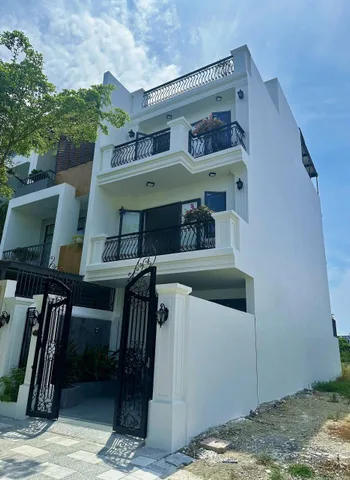 Bán Nhà riêng 100m2 có sẵn 100 m2 thổ cư giá 8.8 tỷ tại Đường số 94 Xã Vĩnh Thái Thành phố Nha Trang Khánh Hòa