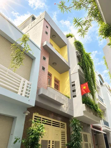 Bán nhà đẹp trệt lửng 3 lầu - Hẻm xe hơi Đoàn Thị Điểm - Khu vip Phan Xích Long