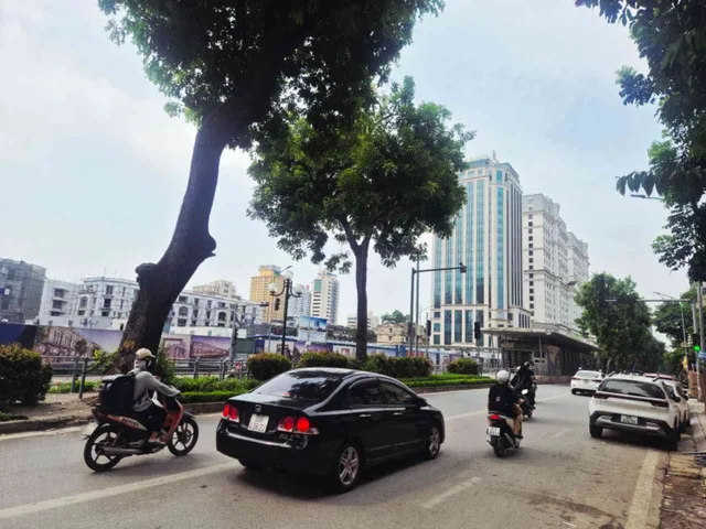 Bán Nhà riêng 35m2 có sẵn 35 m2 thổ cư giá 10.2 tỷ tại Đường Giảng Võ Phường Cát Linh Quận Đống Đa Hà Nội