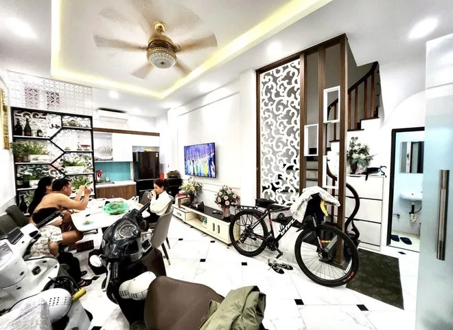 Bán Nhà riêng 36m2 có sẵn 33 m2 thổ cư giá 9.2 tỷ tại Đường Linh Quang Phường Quốc Tử Giám Quận Đống Đa Hà Nội