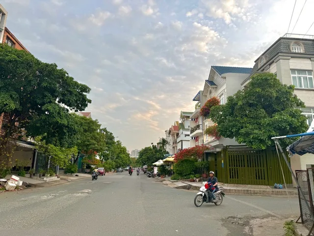 HIẾM, NHÀ 3 TẦNG , NGAY ĐƯỜNG 25 , HIỆP BÌNH CHÁNH, HXH , CHỈ 9 TỶ.