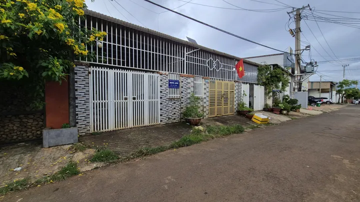 Nhà đẹp mặt tiền Đường A6 - 4,5x30 thổ cư 60 - giá 3.46 tỷ - Xã Cư ÊBur Thành phố Buôn Ma Thuột Đắk Lắk