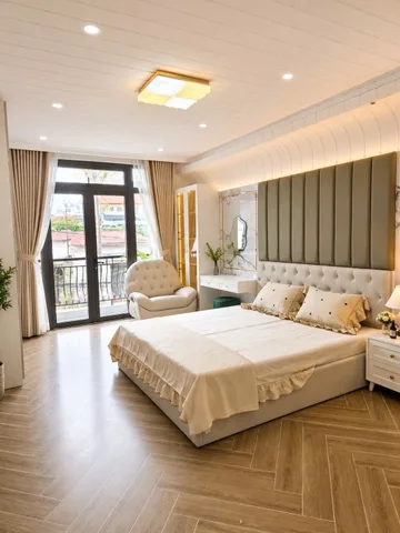 Bán nhà 92m2, 368m2 sàn, Phan Đình Phùng Đà Lạt, 13,6 tỷ Thương lượng mạnh cho khách thiện chí, 4 tầng, 6PN, có thang máy, xông hơi