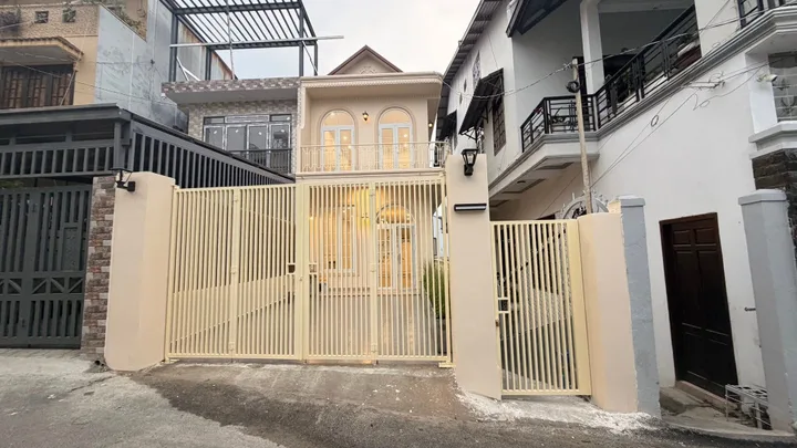 Bán Nhà riêng 121m2, 10 tỷ, 3 tầng, 6 phòng ngủ tại Đường Phù Đổng Thiên Vương Phường 8 Thành phố Đà Lạt Lâm Đồng