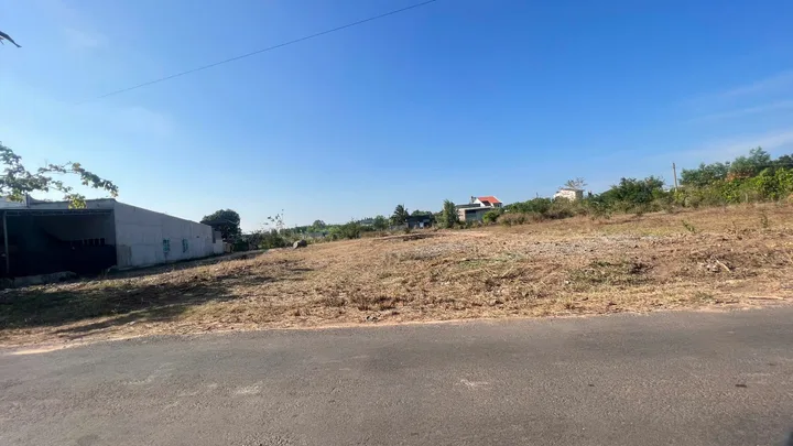 Bán Đất 1176m2 có sẵn 100 m2 thổ cư giá 9 tỷ tại - Chọn - - Chọn - Xã Hồ Tràm TP. Hồ Chí Minh