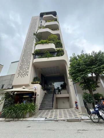 Bán Nhà 8 tầng thang máy x80m2 Ô tô Thông , sát Ciputra , CÔNG VIÊN HOÀ BÌNH , Gần mặt phố phạm văn đồng
