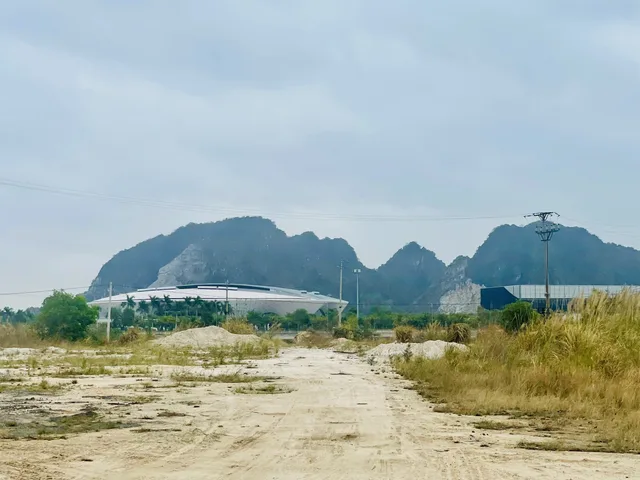 Bán đất dịch vụ thương mại SKC sát cạnh Vinhomes Hạ Long Xanh 0931520246