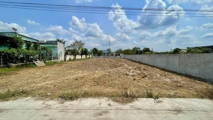 Bán Đất 450m2 có sẵn 200 m2 thổ cư giá 350 triệu tại - Chọn - Xã Đồng Tâm Huyện Đồng Phú Bình Phước