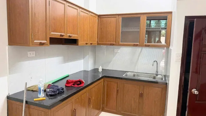 Cho thuê nhà Nguyễn Phong Sắc,  Cầu Giấy 35m x 5T giá 17 triệu