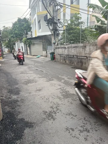 GIẢM CHÀO 5.4 TỶ
MẶT TIỀN KINH DOANH NHÁNH TRẦN THỊ NĂM - 4x17.5m - LỬNG - NGAY UBND