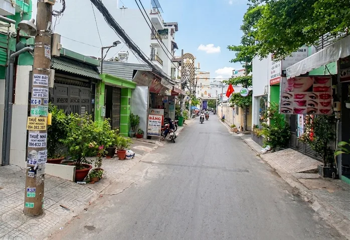 [DB095*] Nhà 3 tầng mặt tiền buôn bán sát Emart Phan Huy Ích, 13.x tỷ