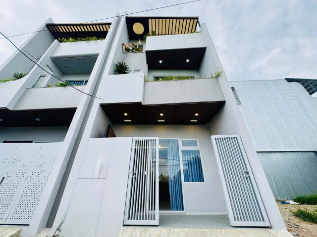 Cho thuê nhà 3 tầng Kiệt Nguyễn Chánh 📌📌📌LÀM VIỆC TRỰC TIẾP GIÁ TỐT !!!